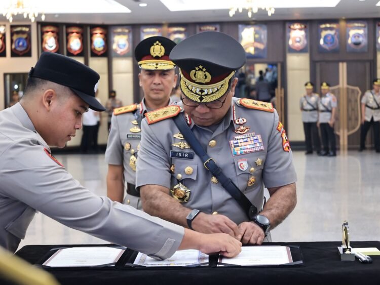 Kapolri Pimpin Sertijab Pejabat Utama dan Kapolda Jajaran