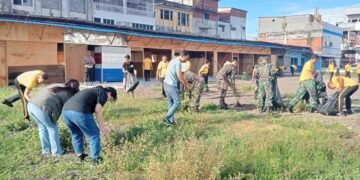 Wujud Nyata Gerakan Indonesia Asri, Kodim 1310 dan Polres serta Masyarakat Bitung, gelar Karya Bakti Bersihkan Area Pasar