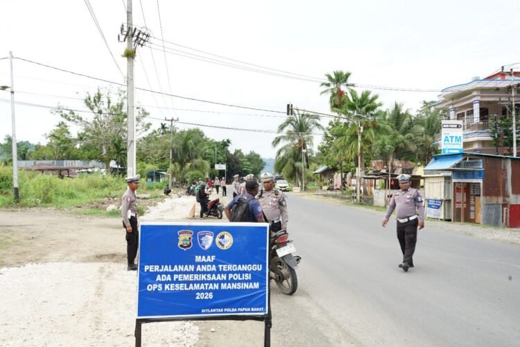 Polda Papua Barat Tekankan Keselamatan Berlalu Lintas dan Kamtibmas melalui Operasi Keselamatan