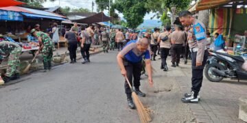 Komitmen TNI – Polri dan Pemerintah Daerah Menjaga Kebersihan Pasar dan Masjid, Dukung Program Nasional