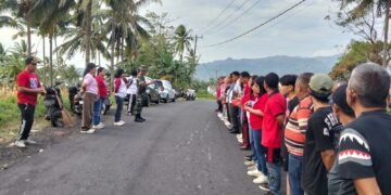 Pererat Kemanunggalan TNI-Rakyat, Koramil 1310-05/Kauditan Bersama Pemerintah dan Masyarakat Kauditan Bersihkan Jalan Poros