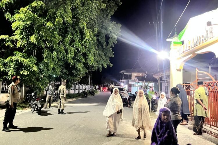 Polres Kaimana Sebar Personil Amankan Shalat Tarawih di Masjid-Masjid di Kabupaten Kaimana