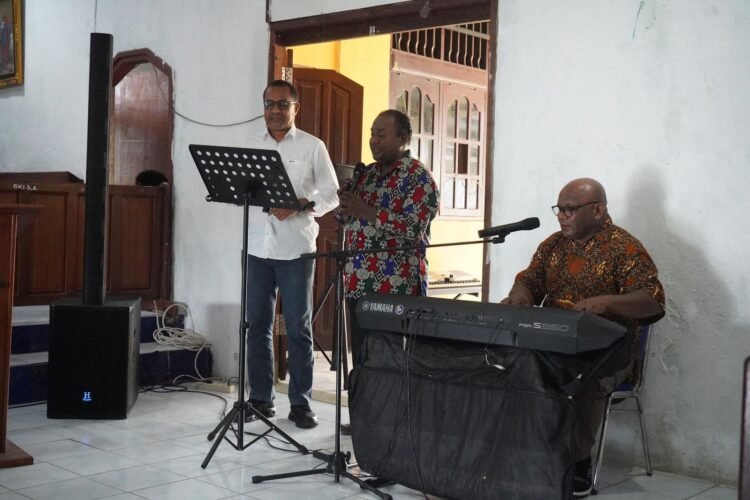 Kapolda Papua Barat Pimpin Ibadah Minggu Raya di Gereja Syalom Andai