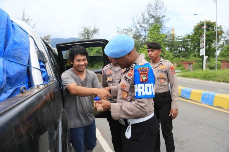 Polda Papua Barat Gelar Ops Pekat, Amankan Berbagai Senjata Tajam Saat Ramadhan