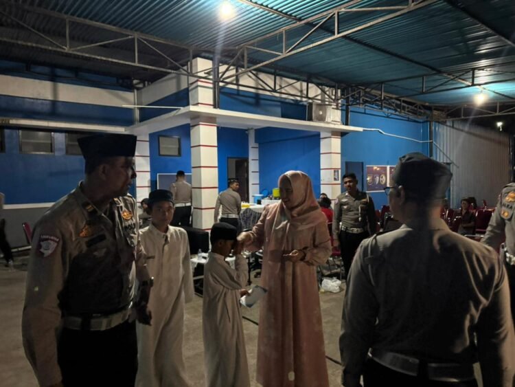 Ditlantas Polda Papua Barat Gelar Buka Puasa Bersama Santri dan Mitra Media