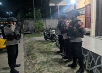 Cegah Perang Sarung, Patroli Hiu Paus Sat Samapta Polres Kaimana beri imbauan kepada para remaja
