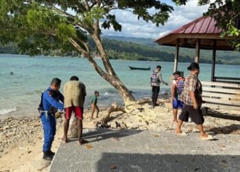 Sat Polairud Polres Fakfak dan Warga Beraksi Wujudkan Program ASRI