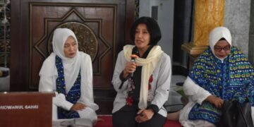Wakapolda Papua Barat Hadiri Pengajian Ramadhan dan Berikan Santunan Anak Yatim di Masjid Ridwanul Bahri Fasharkan