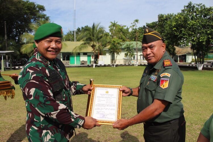 Sebagai Bentuk Penghargaan dan Penghormatan, Dandim 1310/Bitung Lepas Anggota Pindah Satuan dan Purna Tugas