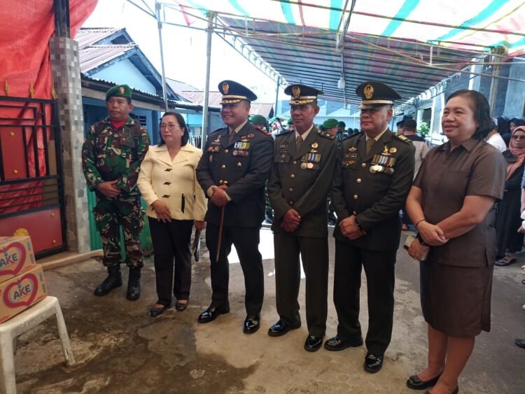 Bentuk Penghargaan Atas Pengabdian, Dandim 1310/Bitung Pimpin Upacara Persemayaman dan Pemakaman Anggota Kodim 1310/Bitung dengan Penuh Khidmat