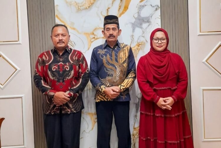 Momentum Idul Fitri 1447 H, Redaksi Gempitanews.com Silaturahmi di Kediaman Kepala Desa Cilopadang