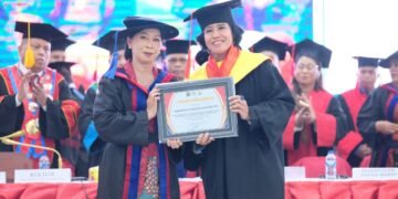 Wakapolda Papua Barat Hadiri Wisuda Universitas Caritas Indonesia sebagai Dukungan terhadap Pengembangan SDM