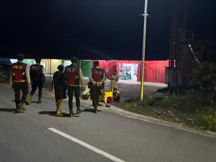 Sat Samapta Polres Sarmi Intensifkan Patroli Dialogis, Hadirkan Rasa Aman di Tengah Aktivitas Masyarakat