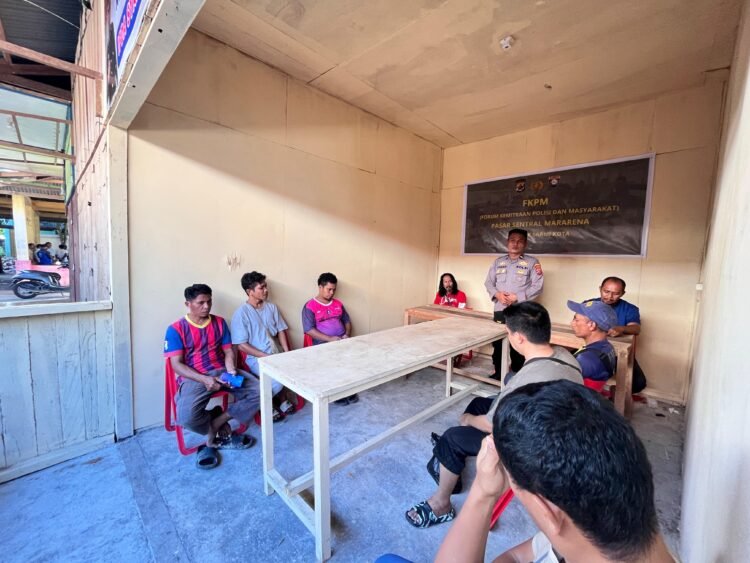 Bhabin kelurahan Mararena Gelar Kegiatan ( FKPM ) di Pasar Mararena, Bahas Jadwal Ronda Malam