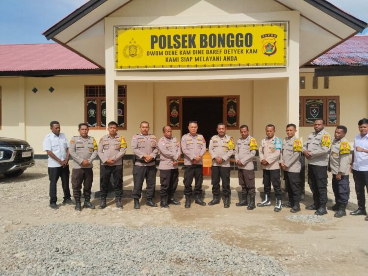 Sat Binmas Polres Sarmi Gelar Anev Bhabinkamtibmas di Polsek Bonggo, Tingkatkan Kinerja dan Pelaporan