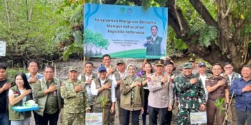Dukung Program Pemerintah Dalam Pengelolaan Hasil Hutan, Dandim 1310/Bitung Dampingi Pangdam XIII/Merdeka Pada Kunjungan Kerja Menteri Kehutanan RI di Minahasa Utara