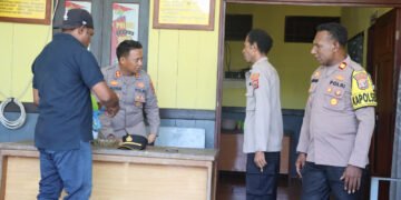 Kapolres Sarmi Kunjungi Polsek Tor Atas, Serap Aspirasi Tokoh Adat dan Kepala Kampung