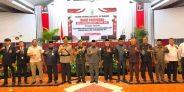 Kapolda Papua Barat Hadiri Rapat Paripurna DPR Papua Barat Masa Persidangan Ke-I Tahun2026