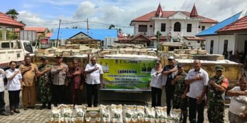 Sarmi Salurkan Bantuan Pangan untuk Ribuan Warga