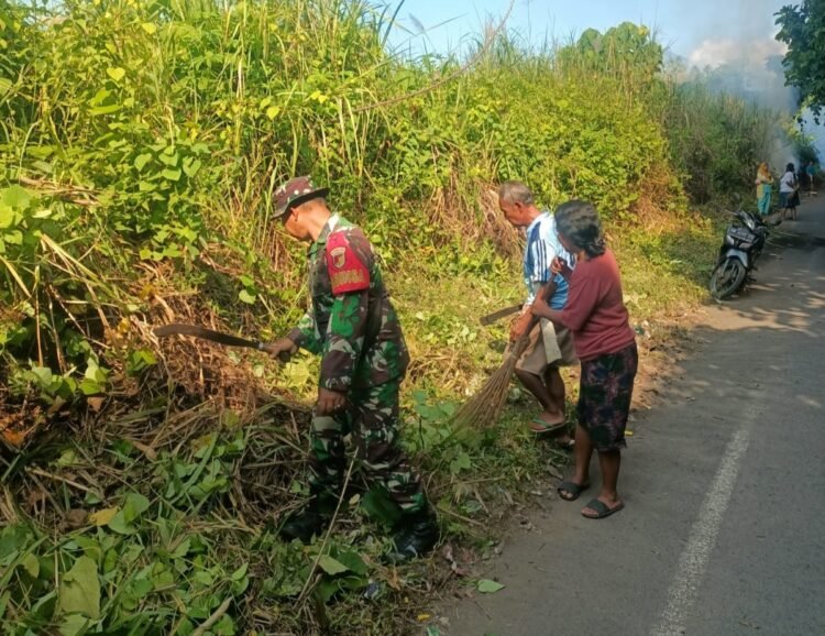 Babinsa Koramil 1310-01/Bitung Bersama Lurah dan Warga Paceda Gelar Karya Bakti Bersih Lingkungan, Dukung Gerakan Indonesia Asri