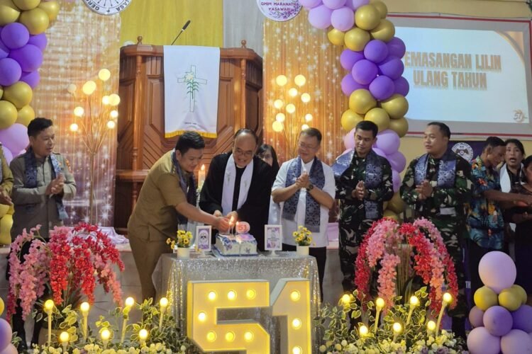 Wujud Sinergi TNI dan Pemerintah Daerah Dalam Kehidupan Beragama, Dandim 1310/Bitung Bersama Wakil Walikota Bitung Hadiri Ibadah Syukur HUT ke-51 GMIM Maranatha Kasawari