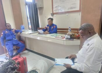 Satpolairud Polres Sarmi Fasilitasi Penyerahan Speedboat Temuan kepada Pemilik Asal Mamberamo Raya