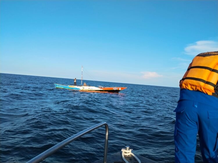 Satpolairud Polres Sarmi Intensifkan Patroli Perairan Presisi