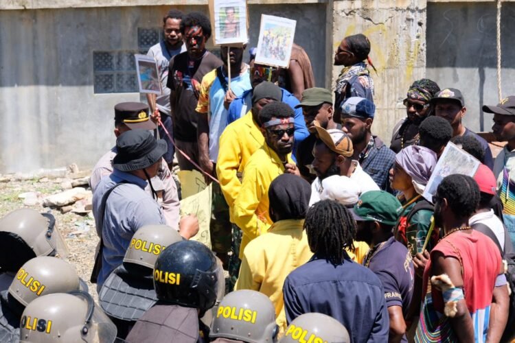 Polda Papua Barat Layani Aksi Unjuk Rasa Mahasiswa secara Humanis dan Kondusif