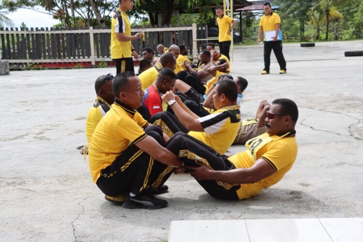 Polres Sarmi Gelar Kesemaptaan Jasmani Semester I untuk Jaga Kesiapan Personel