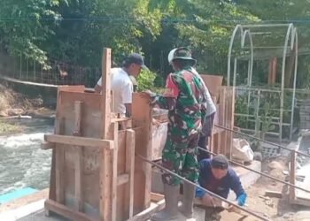 Percepat Akses Mobilitas Warga, Jembatan Perintis Garuda Wilayah Rap Rap Memasuki Tahap Pemasangan Pylon