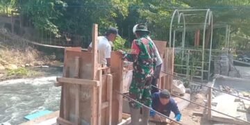 Percepat Akses Mobilitas Warga, Jembatan Perintis Garuda Wilayah Rap Rap Memasuki Tahap Pemasangan Pylon