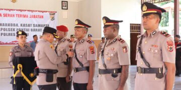 Kapolres Sarmi Pimpin Upacara Sertijab Kasat Resnarkoba, Kasat Samapta dan Kapolsek Pantai Barat