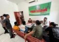 Polres Sarmi Serahkan Tersangka Kasus Pengeroyokan ke Kejari Jayapura