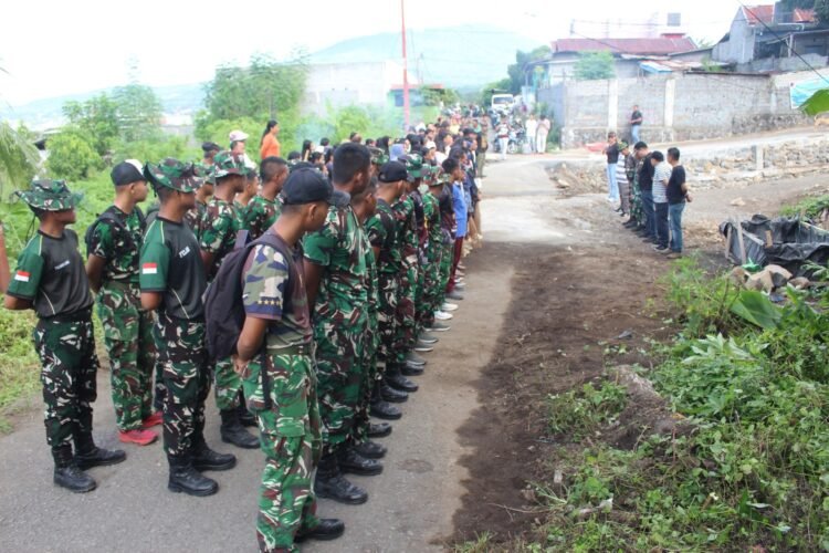 Karya Bakti Pembersihan Lokasi Pembangunan Jembatan Garuda, Wujud Sinergi TNI dan Masyarakat di Girian Indah