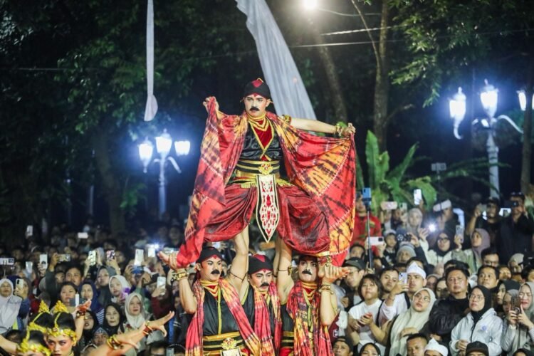 Kirab Milangkala Tatar Sunda, Nuansa Budaya Semarakkan Bandung