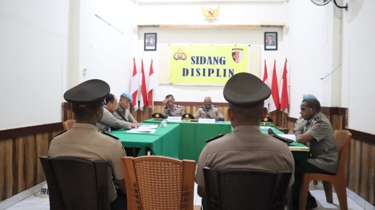 Penegakan Disiplin Internal, Dua Anggota Polres Sarmi Jalani Sidang Disiplin