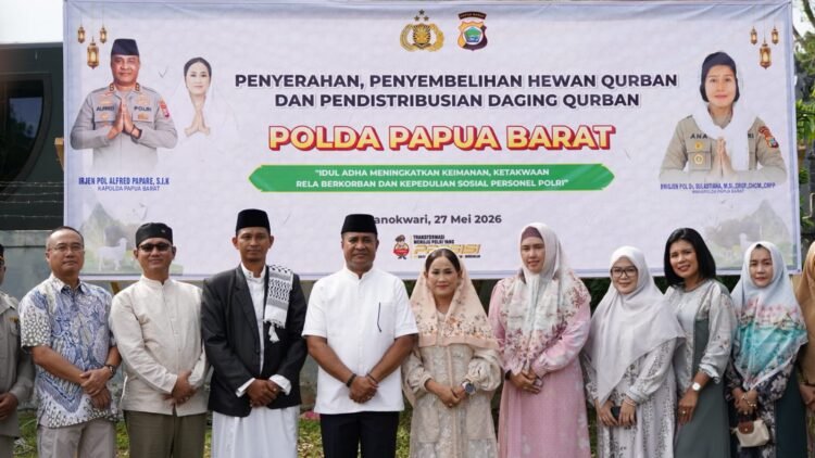 Polda Papua Barat Gelar Shalat Idul Adha 1447 H dan Distribusikan Daging Qurban kepada Masyarakat