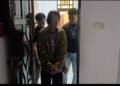 Dari Sarmi ke Polda Papua : Terduga Penyuplai Senjata KKB Digiring Tim Gabungan Yang Dipimpin Kasat Reskrim