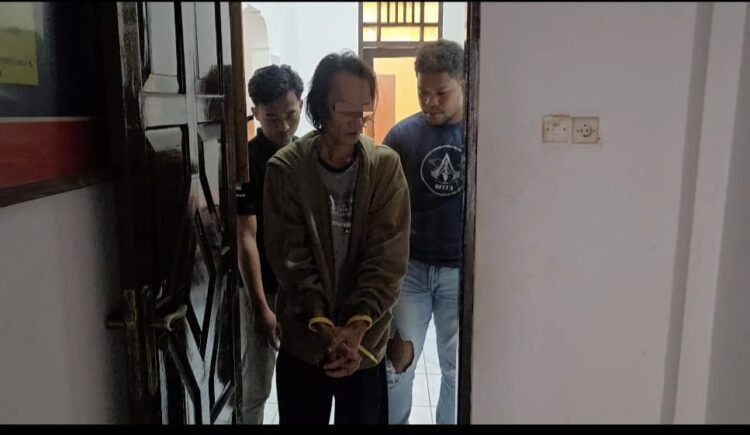 Dari Sarmi ke Polda Papua : Terduga Penyuplai Senjata KKB Digiring Tim Gabungan Yang Dipimpin Kasat Reskrim