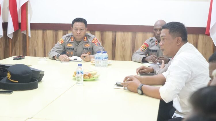 Anev Mingguan Polres Sarmi, Kapolres Fokus pada Pelayanan Masyarakat dan HUT Bhayangkara