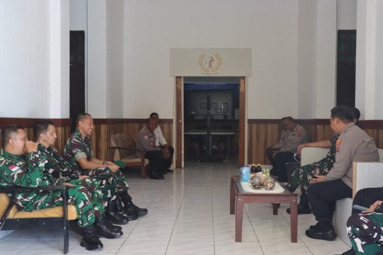 Pererat Sinergitas TNI-Polri, Kapolres Sarmi Terima Kunjungan Danrem 172/PWY