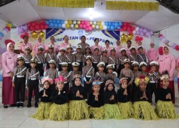 Membangun Generasi Cerdas Sejak Dini, Kapolres Sarmi Hadiri Pelepasan Siswa TK Kemala Bhayangkari 10 Sarmi