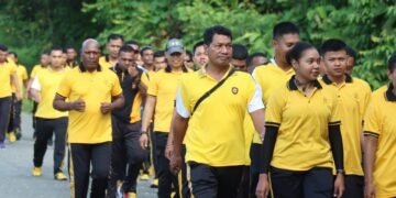 Olahraga Pagi Jadi Rutinitas Personel Polres Sarmi untuk Dukung Kinerja Optimal