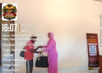 Sambut HUT Bhayangkara ke-80, Polsek Pantai Barat Salurkan Tali Asih kepada Para Ondoafi
