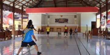 Semangat Sportivitas Warnai Turnamen Badminton Personel Polres Sarmi Sambut HUT Bhayangkara ke-80