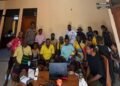 Pererat Kebersamaan, Kapolsek Pantai Barat Nobar Piala Dunia 2026 Bersama Warga