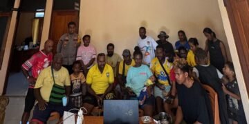 Pererat Kebersamaan, Kapolsek Pantai Barat Nobar Piala Dunia 2026 Bersama Warga