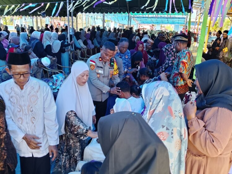 Ratusan Masyarakat Hadiri Santunan Anak Yatim Piatu Sebonggo Raya, Kapolsek Bonggo Turut Hadir