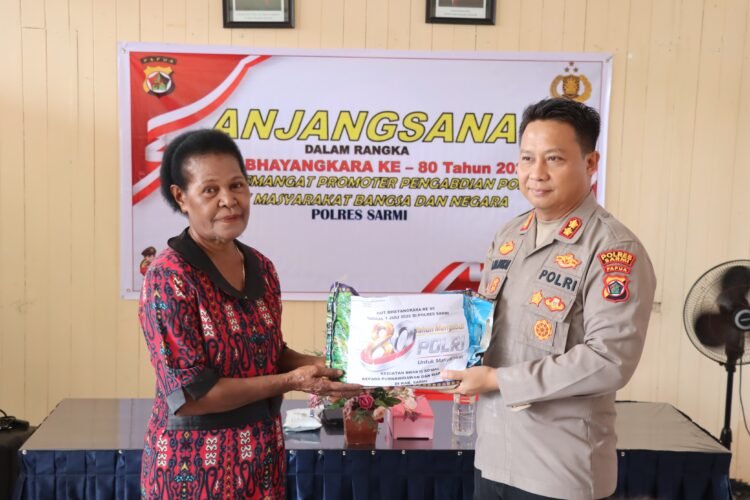 Menghormati Jasa Para Senior, Polres Sarmi Gelar Anjangsana Hari Bhayangkara ke-80