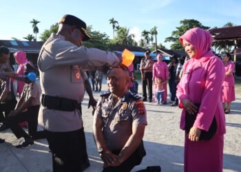 Wakapolres Sarmi Pimpin Upacara Korp Raport, 26 Personel Terima Kenaikan Pangkat